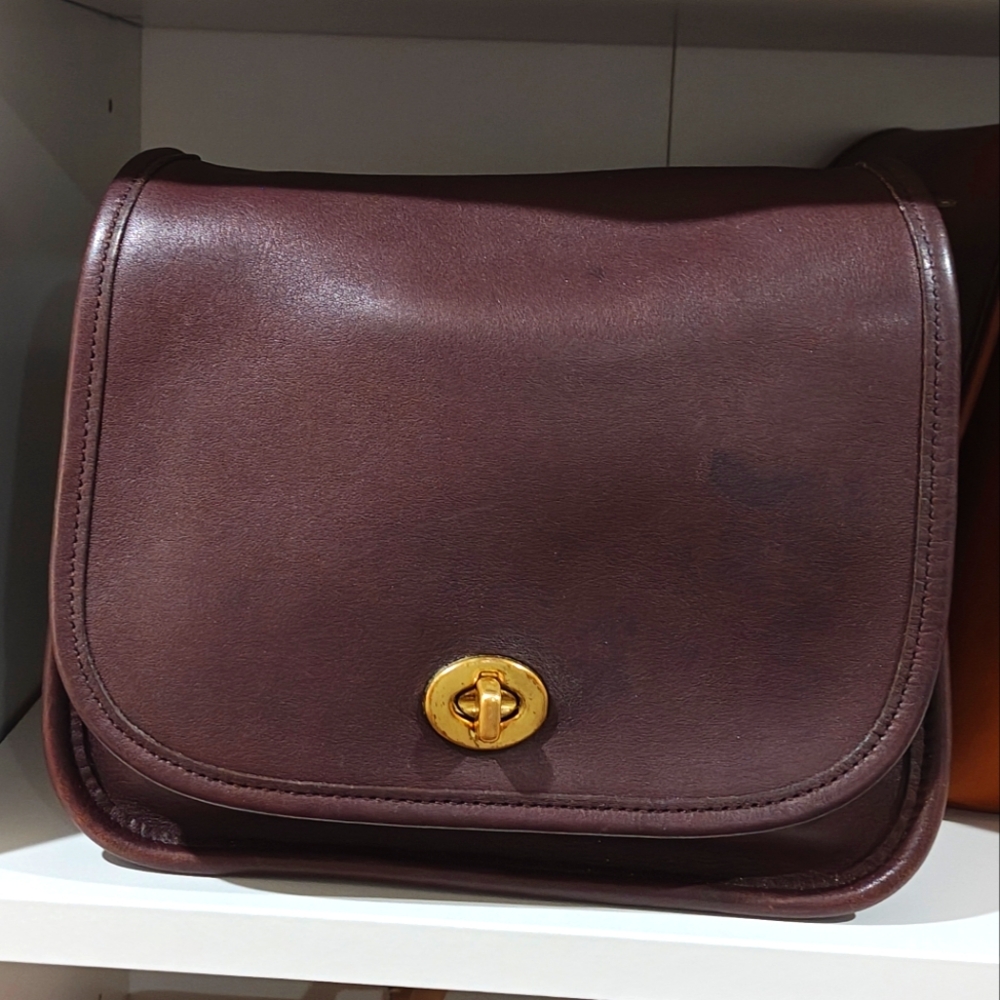 Vintage Coach - Small Legacy Flap 9965